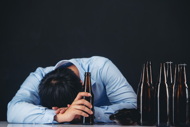 Não consuma álcool - Como Emagrecer o Rosto Rápido Usando Dicas Simples