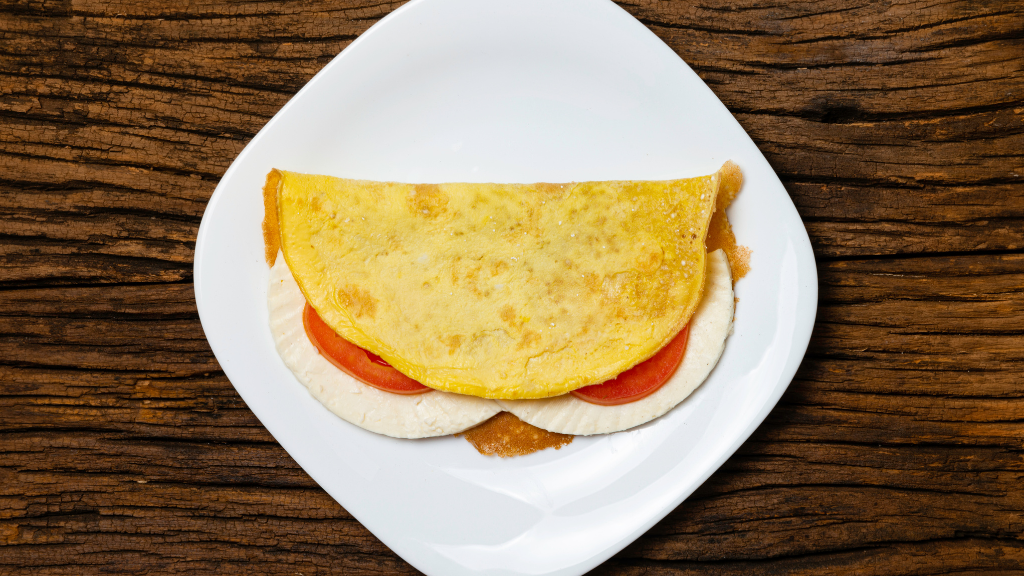 Tapioca Recheada com Queijo e Tomate - Desvendando o Café da Manhã Saudável Perfeito para Emagrecer